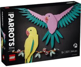 31211 – The Fauna Collection – Macaw Parrots